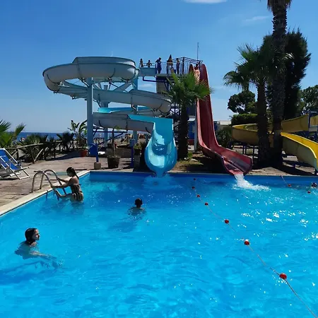 Sea View 2 Bedroom Vacation Daire