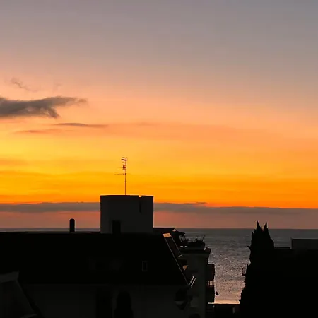 Sea View 2 Bedroom Vacation Apartman *