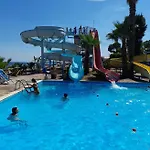 Sea View 2 Bedroom Vacation Apartman