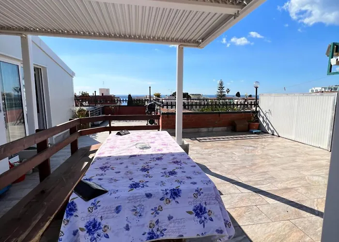 Appartamento Sea View 2 Bedroom Vacation *