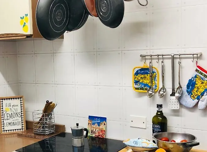 Sea View 2 Bedroom Vacation Appartamento